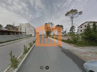 Garage for sale in Prane Hotel Flower, Golem