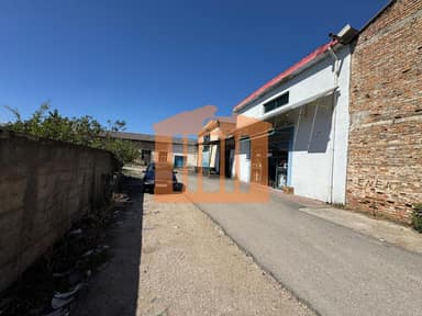 Commercial unit for sale in Prane Kompleksit Gjoka, Shijak