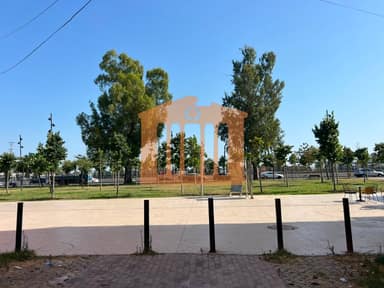 Commercial unit for sale in Lagjja 17, Lulishtja Statcioni Trenit, Durres