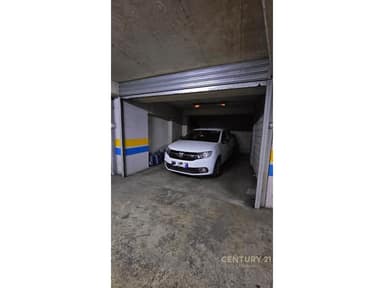 Commercial Space / Garage for Rent – Pazari i Ri, Tirana