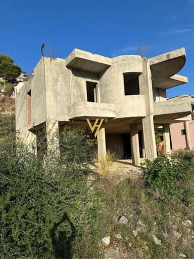 6-Bedroom Villa – Riviera Street, Sarandë