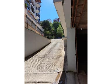 Parking Space for Rent - 696m2 in Fresk