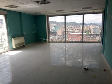 Ambjent Komercial Per qera