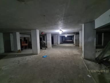 33 Parking Places at Irfan Tomini Street