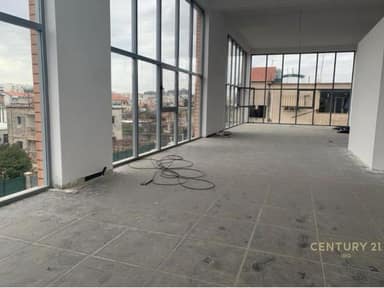 Commercial space for sale on the main street Misto Mame.