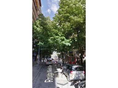 5 Garages for sale in the most frequented area in the Old Block