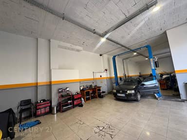 Commercial space for rent on Siri Kodra Street