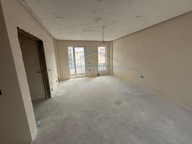 For Sale, Apartment 3+1 with Post-Parking, Neighborhood 2, Korçë