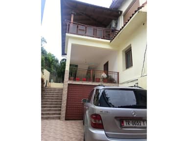 For Sale Villa 3 Floors + Land + Parking Space, "4 Heroes" Street, Vlore