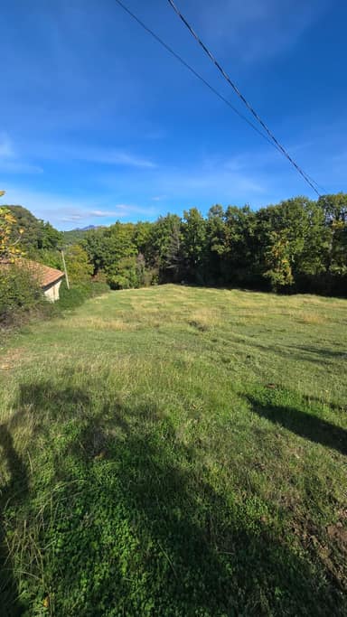 Land, Ibë, Tirana